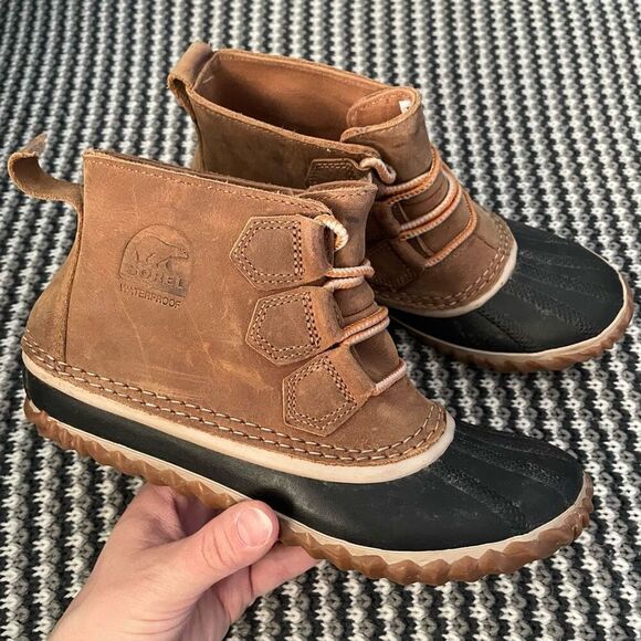 Sorel Out N About brown leather ankle duck boot women’s shoe size 5 - Picture 1 of 12